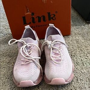 Link Kids Lavender Knit Sneakers 7c